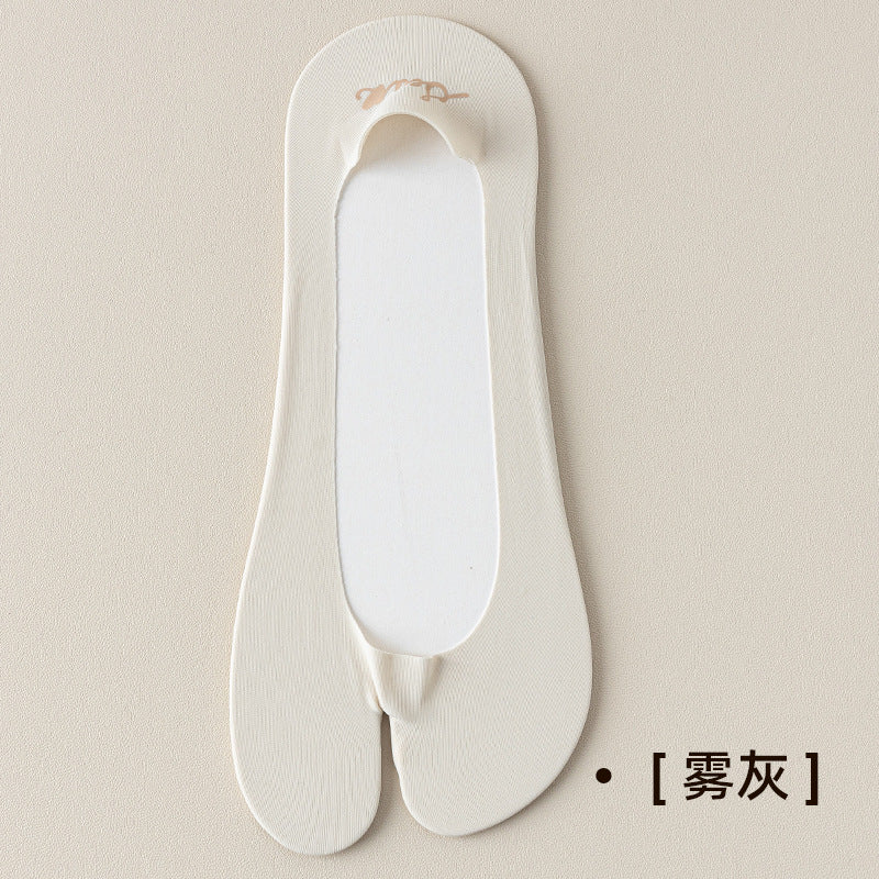 Two-toe socks for children in spring and summer shallow mouth invisible sweat-absorbent deodorant split-toe boat socks non-slip heel-resistant matching pig trotters shoes