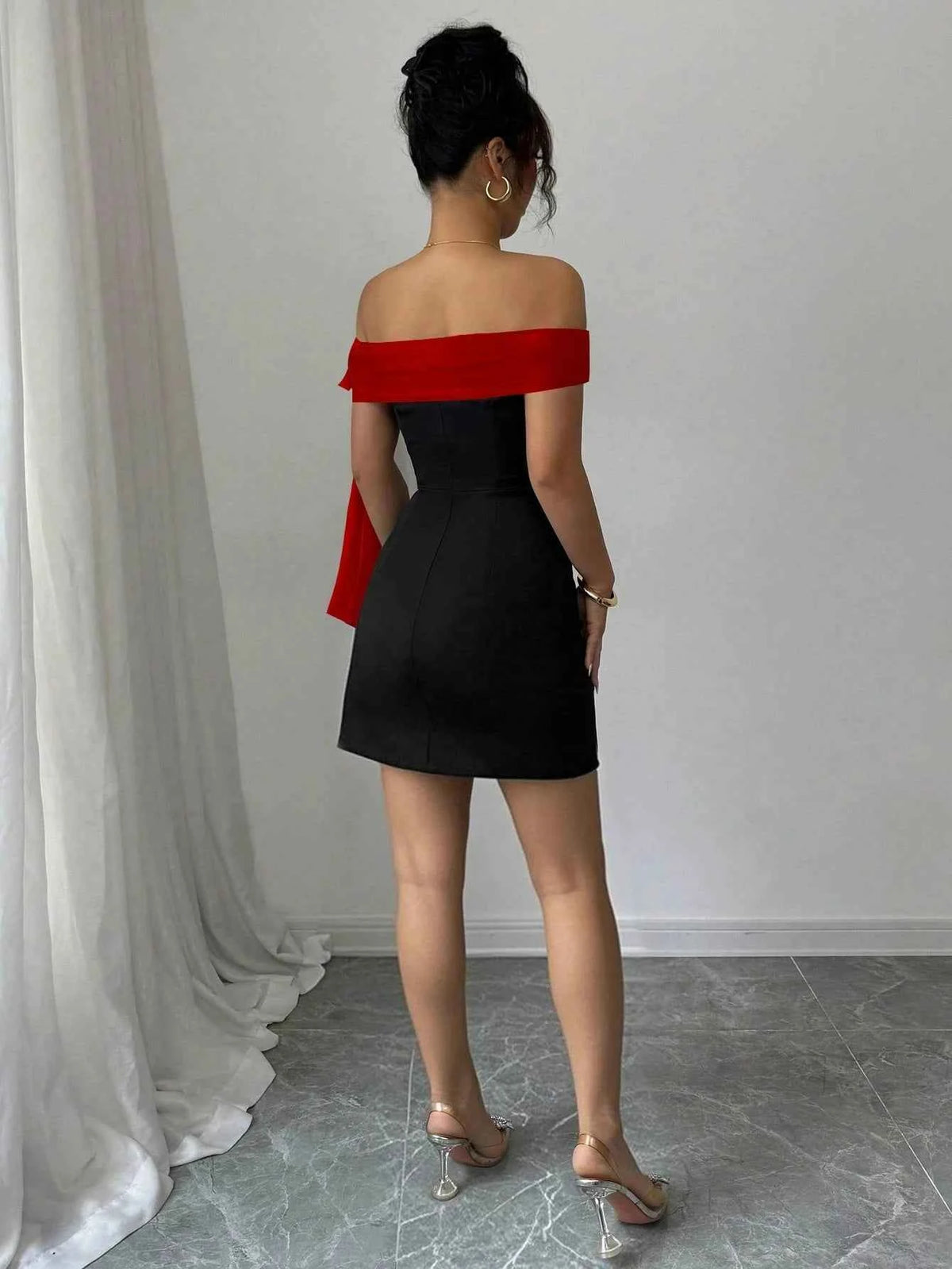 Off-Shoulder Bow Mini Dress – Slim Fit Bodycon Party Dress