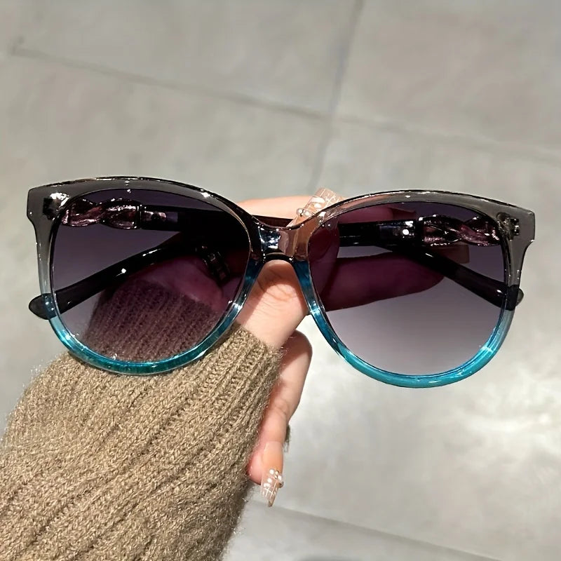 Women's Retro Cat Eye Sunglasses – Butterfly Frame Fashion Shades with Anti-Reflective Lenses