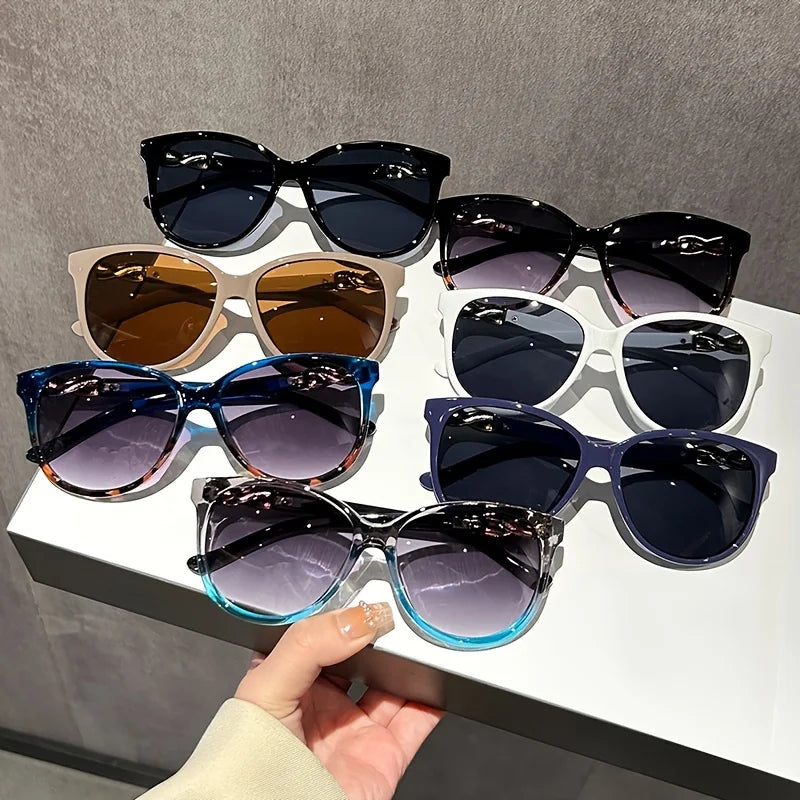 Women's Retro Cat Eye Sunglasses – Butterfly Frame Fashion Shades with Anti-Reflective Lenses