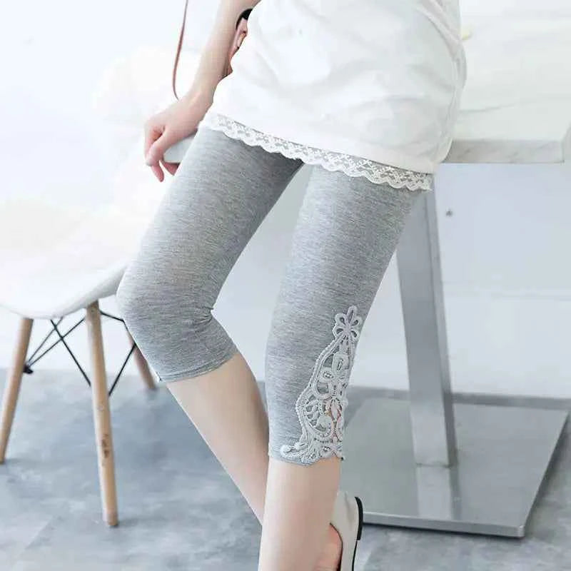 Women's High-Waist Lace Stretch Capri Leggings – Knee-Length Sports & Fitness Pants