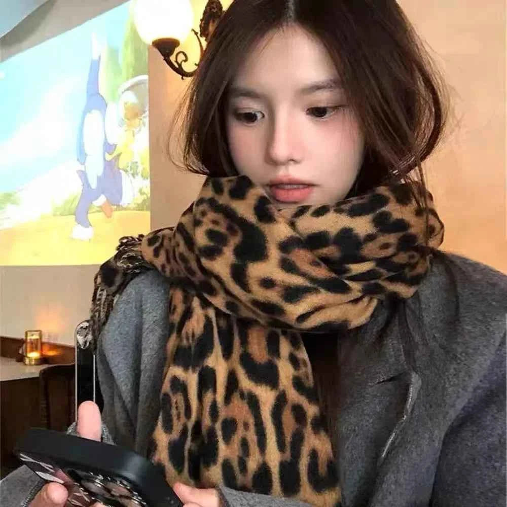 Design Leopard Scarf Winter Warm Pashmina Shawl Luxury Cashmere Wraps Fashion Women Long Blankets Scarves Fringes