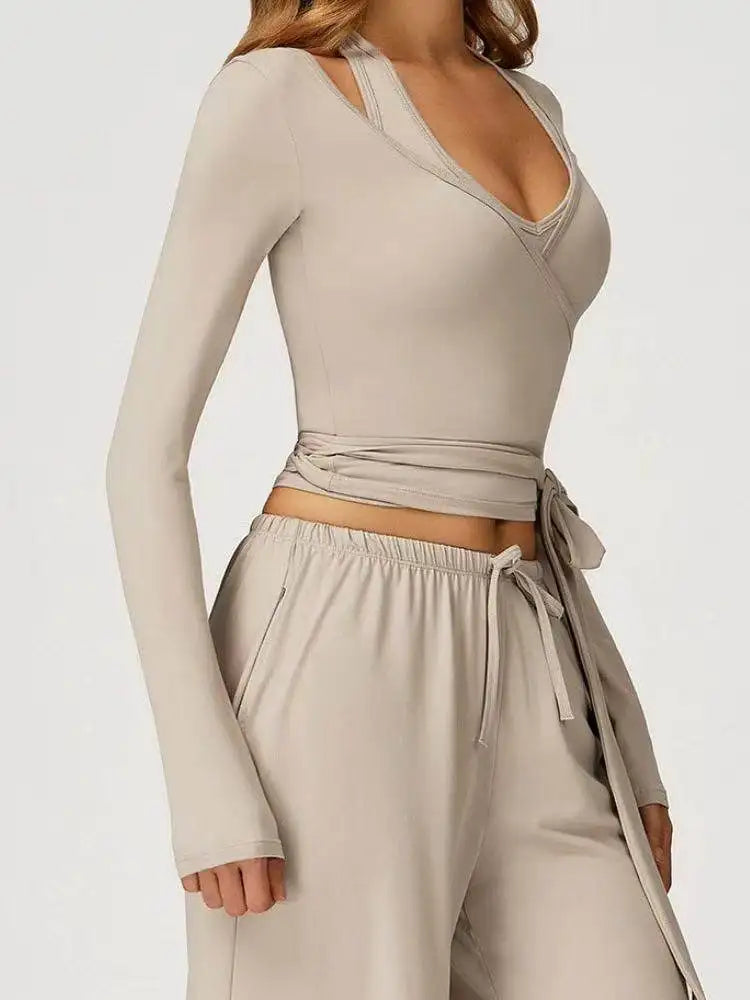 Adjustable Strap Long Sleeve Yoga Top — Slim-Fit Pilates Activewear
