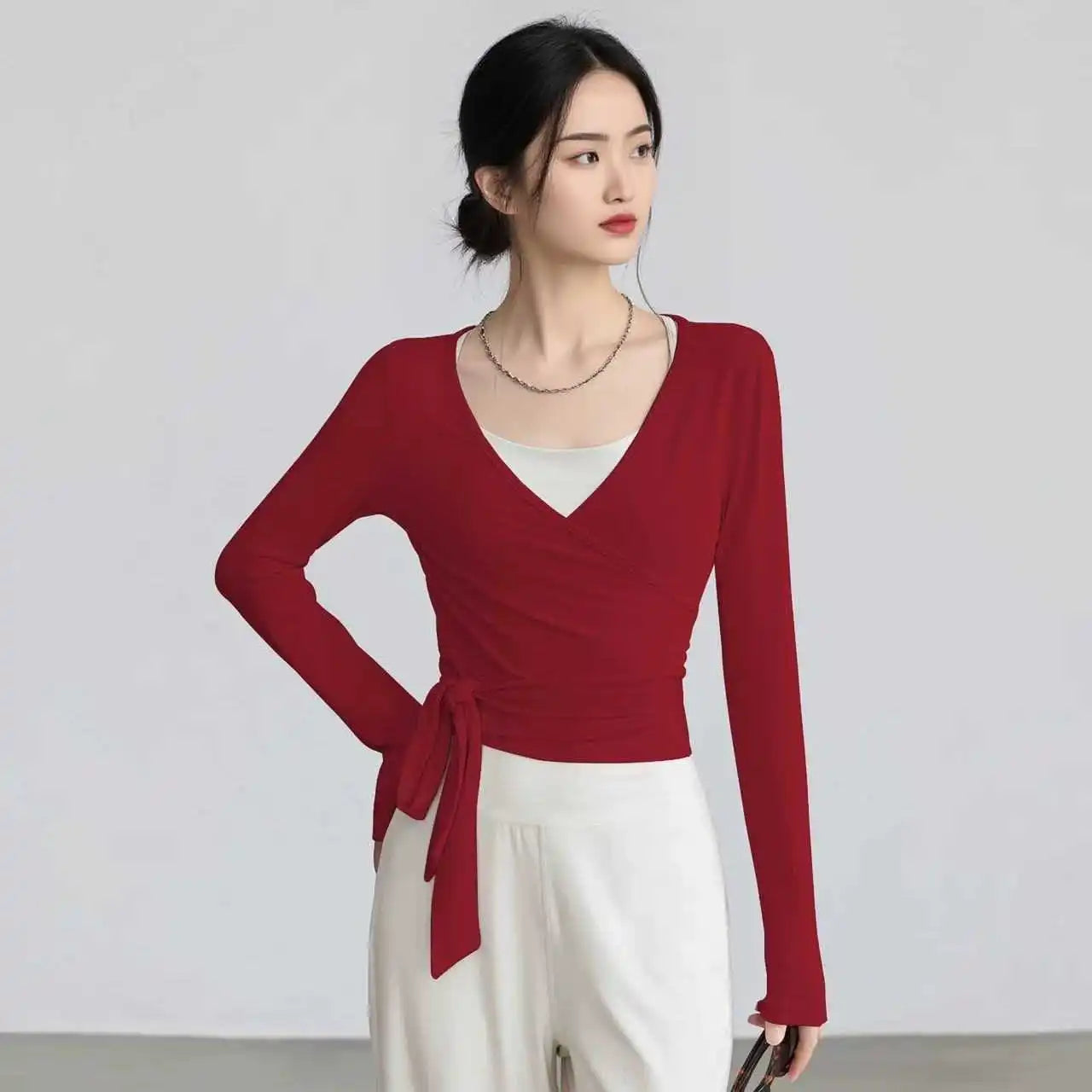 Adjustable Strap Long Sleeve Yoga Top — Slim-Fit Pilates Activewear