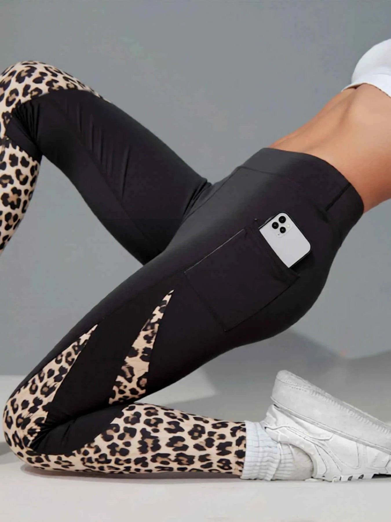 Women's High-Waist Leopard Print Leggings with Side Pockets