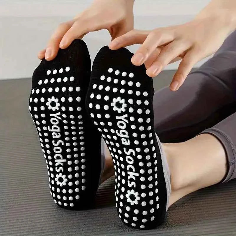 6 Pairs of Comfortable Yoga Socks - Women's Short Boat Socks for Pilates, Fitness, Dance, and Indoor Activities - Silicone Ant